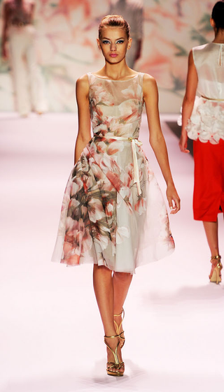 Illustration for article titled Monique Lhullier's Gowns Leave Audience Gasping In Awe